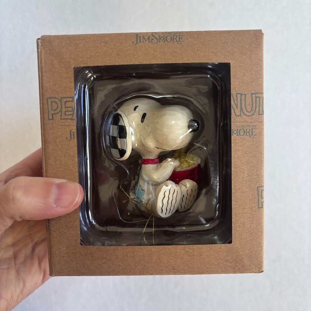 JIM SHORE PEANUTS Figurine SNOOPY EATING POPCORN Movie Theater Butter Food